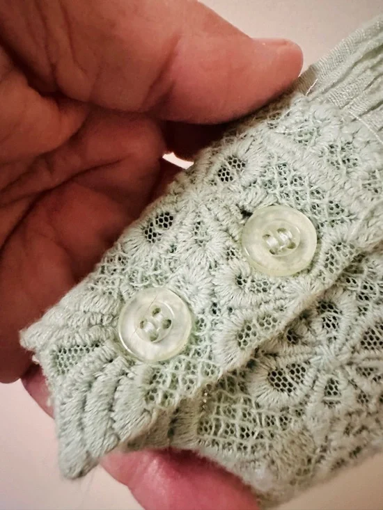 mine Long Sleeve Blouse Women’s size Medium Mint Green Lace-Trim - Picture 7 of 14